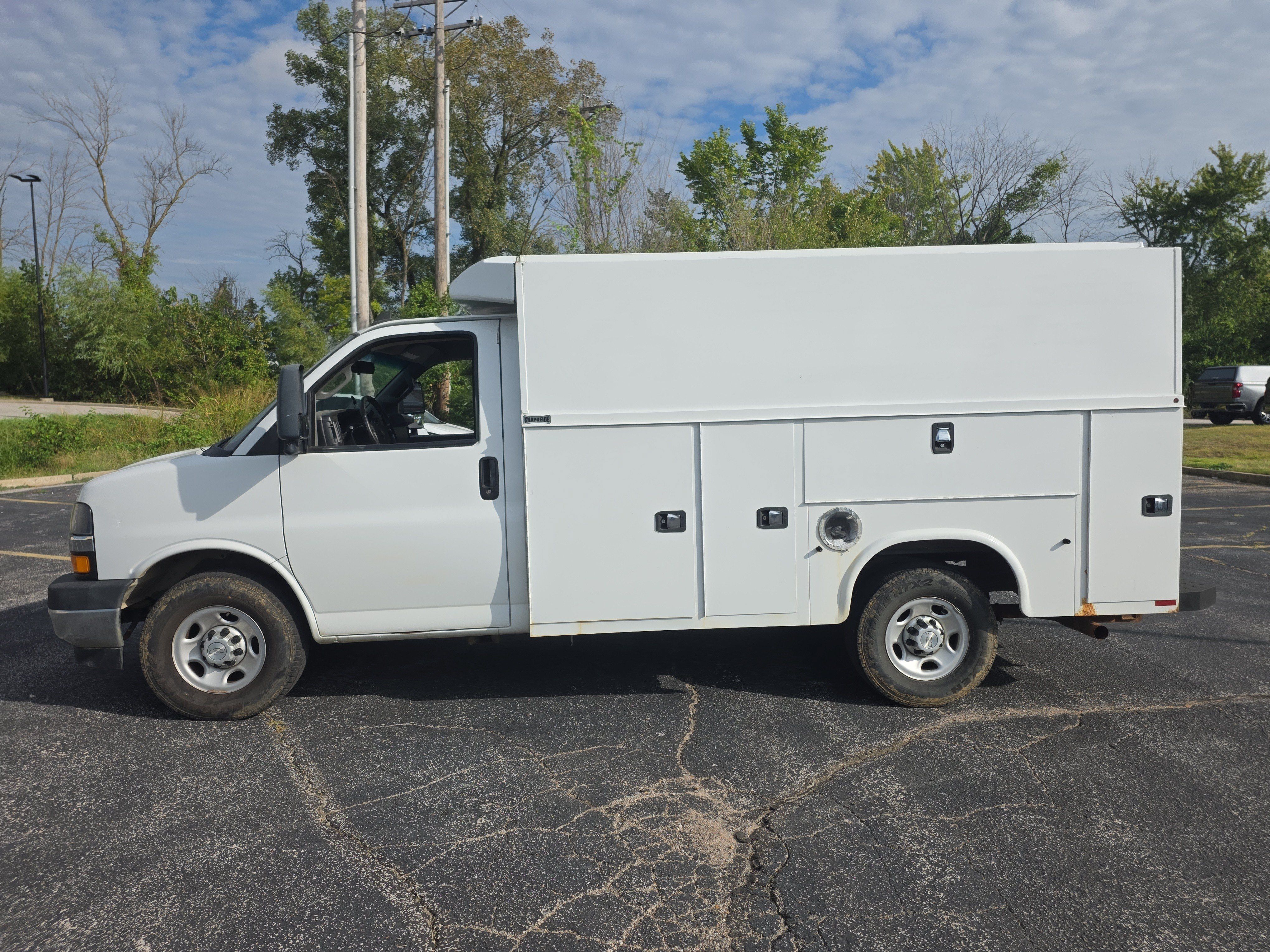 Used 2019 Chevrolet Express 3500 w/ Power Convenience Package RWD image 7