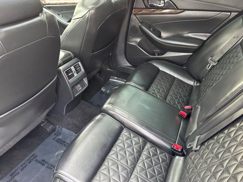 Used 2018 Nissan Maxima Platinum image 11