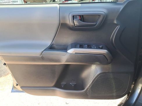 Used 2022 Toyota Tacoma SR5 image 37
