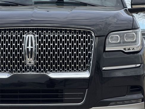 Used 2024 Lincoln Navigator L 4WD image 8
