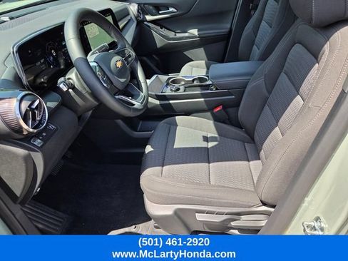Used 2026 Chevrolet Equinox LT FWD image 10