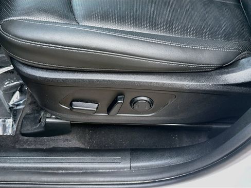 Used 2024 Kia Sorento S w/ Panoramic Sunroof Package FWD image 15