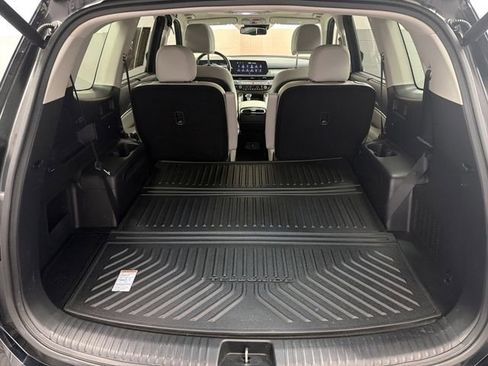 Certified 2024 Kia Telluride EX w/ EX Captain's Chair Package AWD/4WD image 11