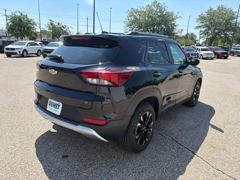 Used 2021 Chevrolet TrailBlazer LT w/ Sun and Liftgate Package AWD/4WD image 5