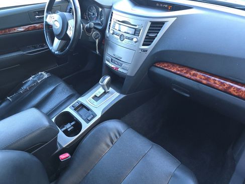 Used 2011 Subaru Outback 2.5i Limited w/ PWR Moonroof Pkg image 15