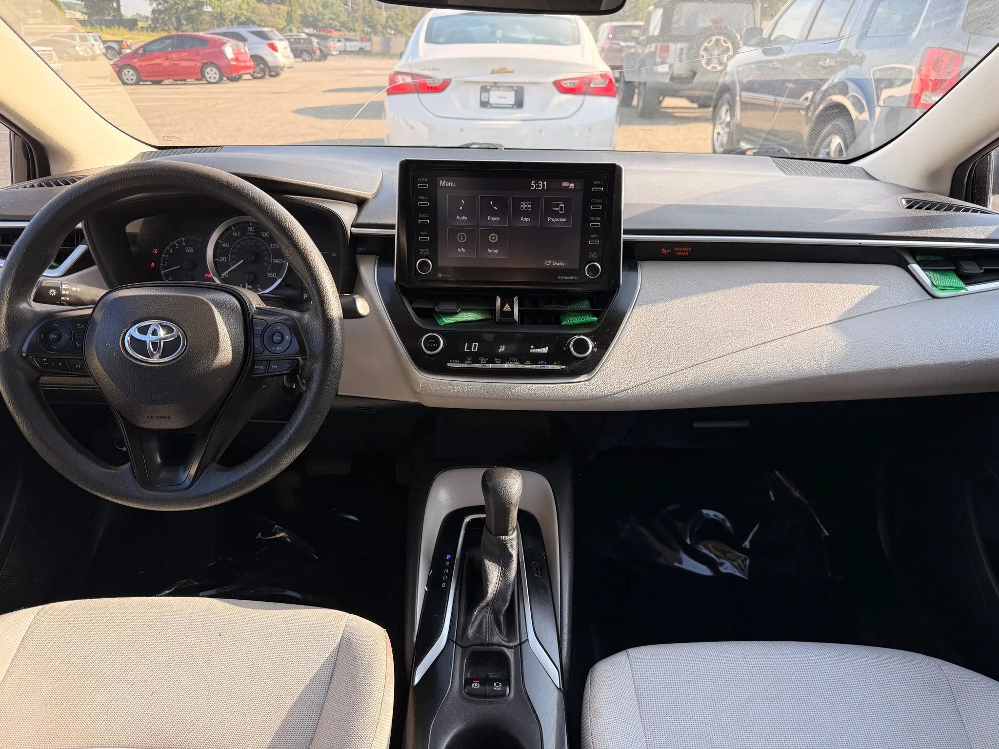 Used 2021 Toyota Corolla LE FWD image 3