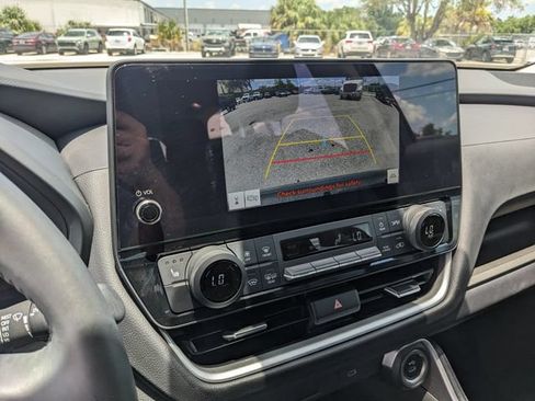 Used 2024 Toyota Grand Highlander FWD image 29