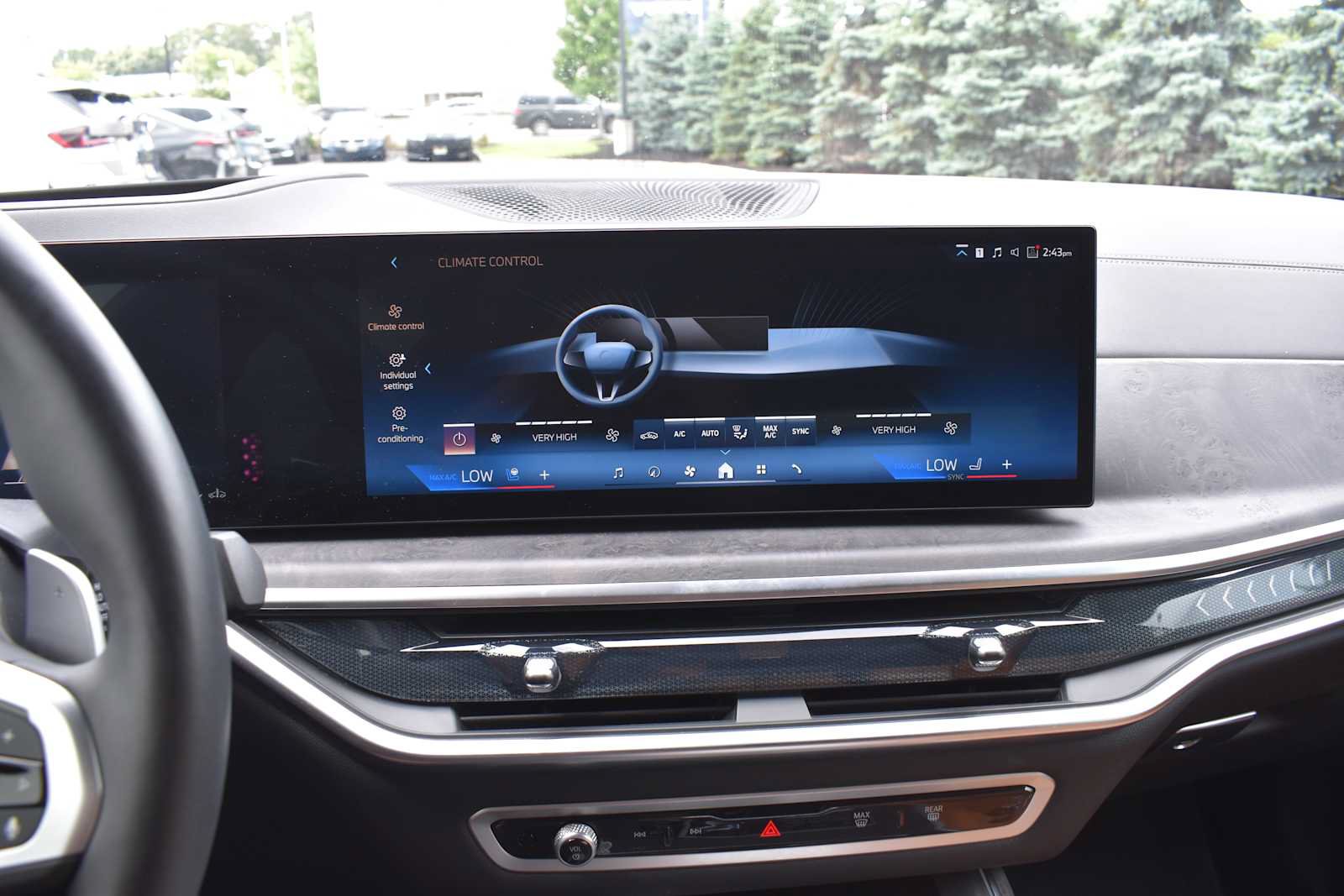 Used 2026 BMW X7 xDrive40i w/ M Sport Package AWD/4WD image 18
