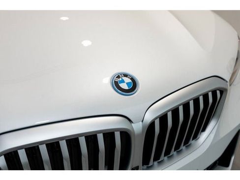 New 2026 BMW X5 xDrive50e w/ Premium Package AWD/4WD image 48