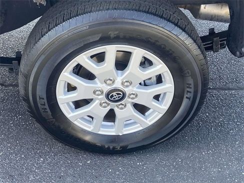 Used 2024 Toyota Tacoma SR image 7