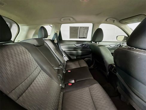 Used 2019 Nissan Rogue SV w/ Premium Package image 28