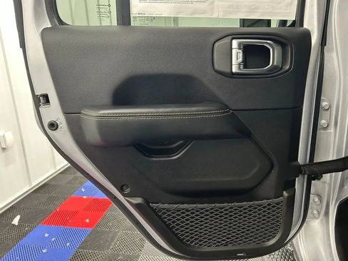 Used 2024 Jeep Wrangler Sahara image 11