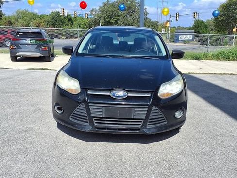 Used 2012 Ford Focus SE FWD image 2