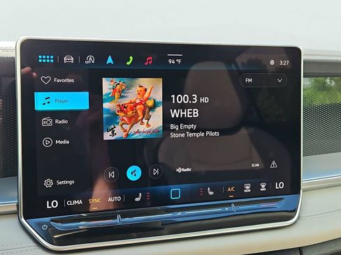 Used 2025 Volkswagen Tiguan SE w/ Panoramic Sunroof Package AWD/4WD image 27