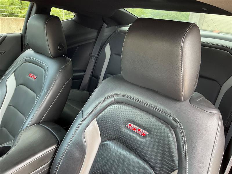 Used 2020 Chevrolet Camaro SS RWD image 35
