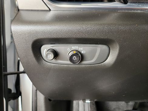 Certified 2023 Chevrolet Traverse LT image 21