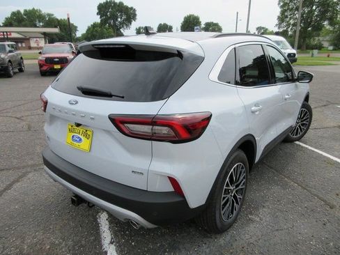 Used 2025 Ford Escape SE w/ PHEV Premium Package FWD image 8