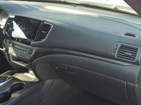 Used 2023 Honda Passport TrailSport image 21