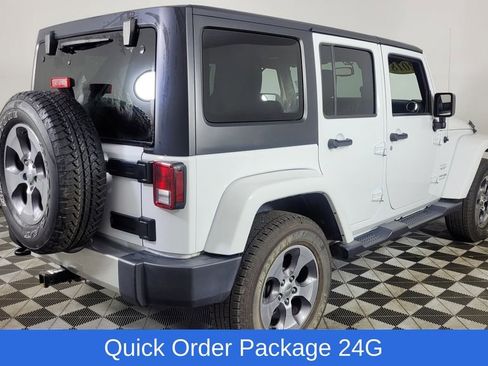Used 2018 Jeep Wrangler Unlimited Sahara image 8