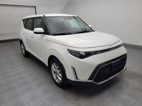 Used 2025 Kia Soul LX image 13