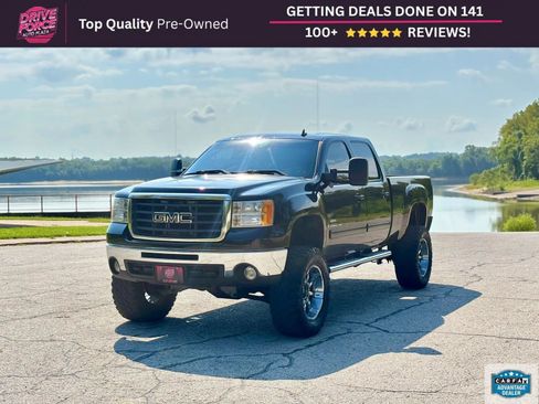 Used 2009 GMC Sierra 2500 SLT w/ Entertainment Package AWD/4WD image 1