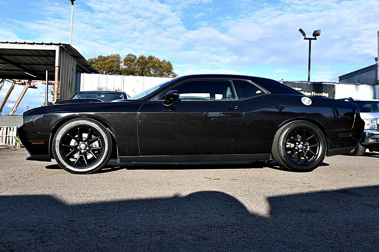 Used 2011 Dodge Challenger R/T RWD image 4