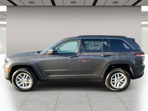 New 2025 Jeep Grand Cherokee Laredo X w/ Luxury Tech Group I image 8