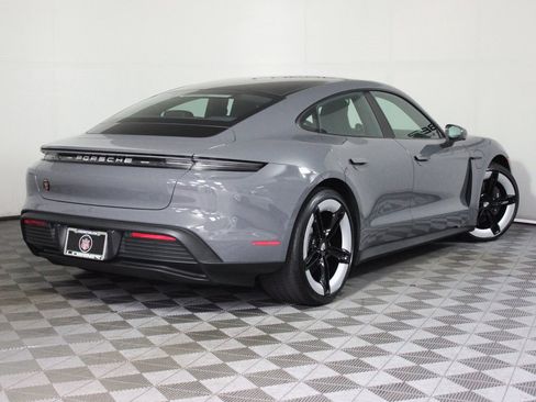 Used 2025 Porsche Taycan image 7