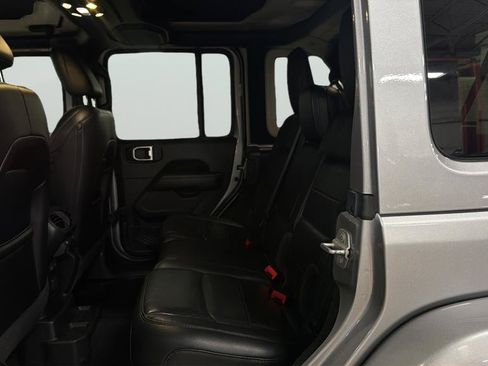 Used 2019 Jeep Wrangler Unlimited Sahara AWD/4WD image 25