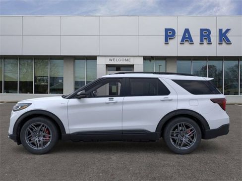 New 2026 Ford Explorer ST-Line w/ ST-Line Street Pack image 4