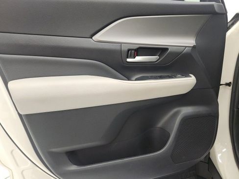 Certified 2024 Toyota Grand Highlander XLE image 21