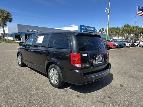 Used 2019 Dodge Grand Caravan SE image 14