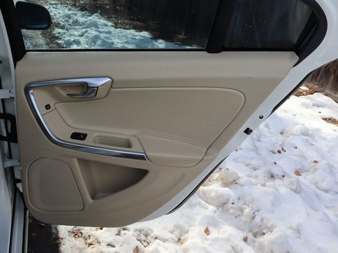 Used 2015 Volvo S60 T5 Premier image 25