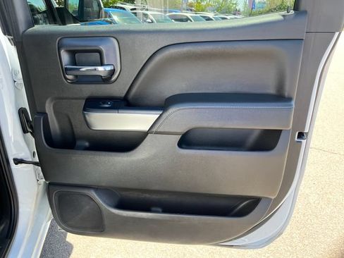 Used 2018 Chevrolet Silverado 1500 LT w/ LT Eassist Package AWD/4WD image 13
