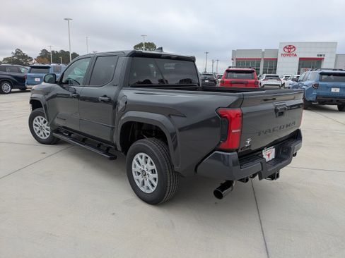 New 2025 Toyota Tacoma SR5 image 5