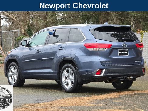 Used 2017 Toyota Highlander Limited w/ Protection Package #3 image 7