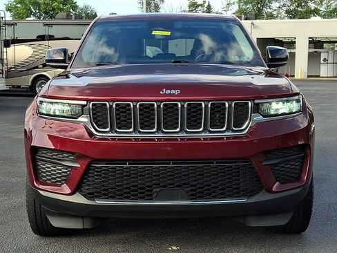 Used 2022 Jeep Grand Cherokee Laredo w/ Luxury Tech Group I AWD/4WD image 5