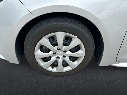 Used 2024 Toyota Corolla LE FWD image 10