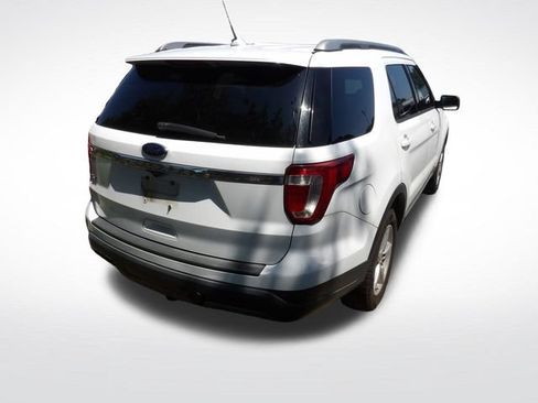 Used 2019 Ford Explorer XLT w/ Equipment Group 201A FWD image 16