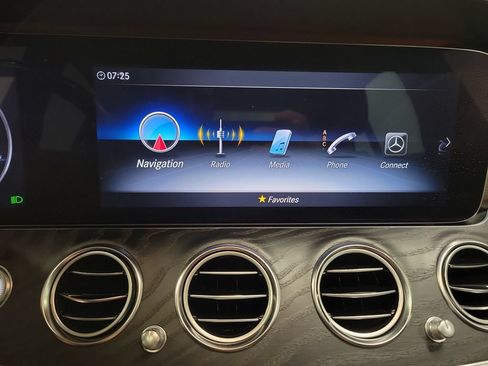 Used 2019 Mercedes-Benz E 450 4MATIC Sedan image 26