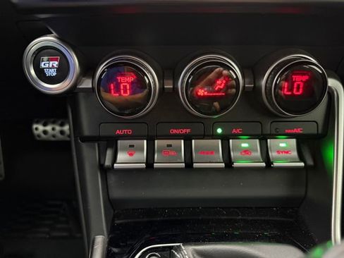 Used 2023 Toyota GR86 Premium image 13