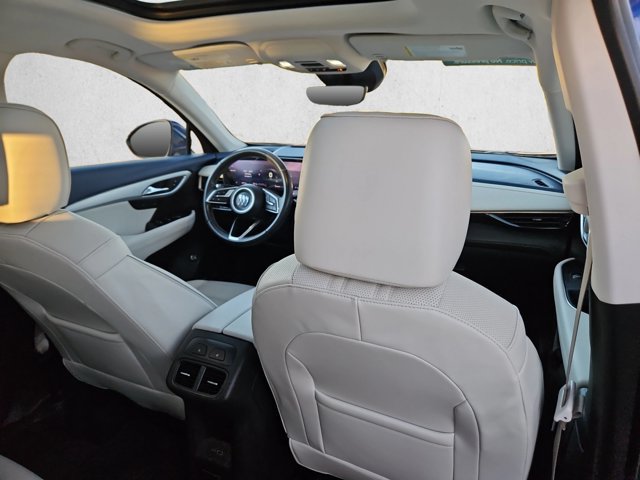 Used 2024 Buick Envision Avenir AWD/4WD image 23