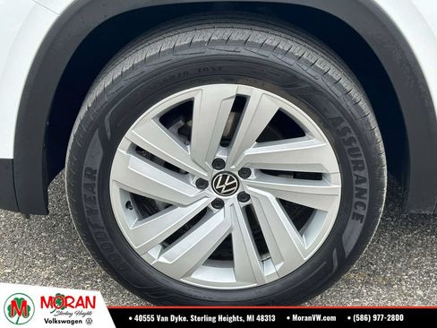 Certified 2023 Volkswagen Atlas Cross Sport SE w/ Panoramic Sunroof Package AWD/4WD image 8