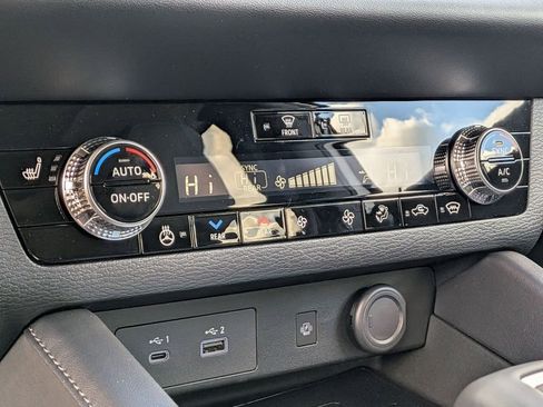 New 2025 Mitsubishi Outlander SEL image 21