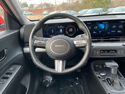 Used 2025 Hyundai Kona SEL image 32