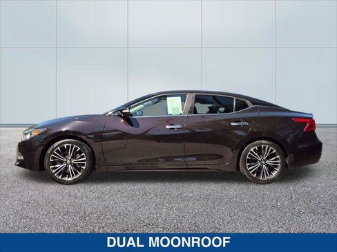 Used 2017 Nissan Maxima Platinum w/ Medallion Package FWD image 2