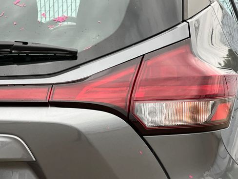 Used 2021 Nissan Kicks SV FWD image 21