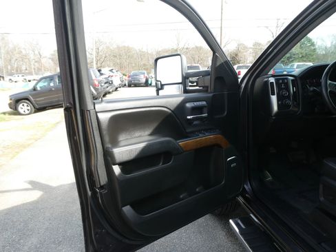 Used 2015 Chevrolet Silverado 1500 LTZ w/ LTZ Plus Package image 11