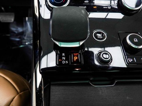 Used 2023 Land Rover Range Rover Sport SE image 20