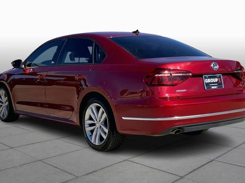 Used 2019 Volkswagen Passat 2.0T Wolfsburg image 12